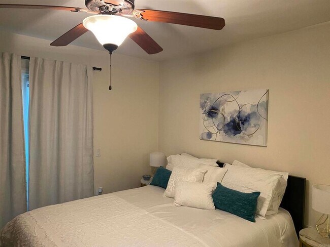 Building Photo - 201 Sea Cliff Way