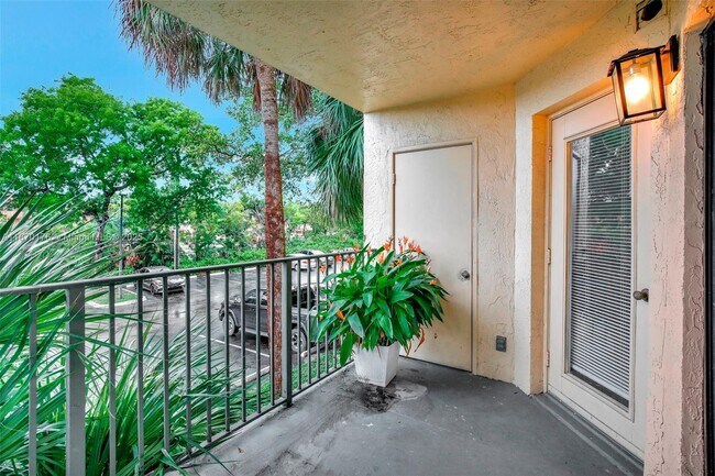 Building Photo - 9999 Summerbreeze Dr