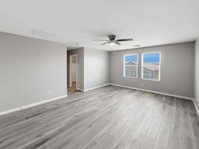 Building Photo - Home in Litchfield Park at Canyon Views! 5bd 4.5ba