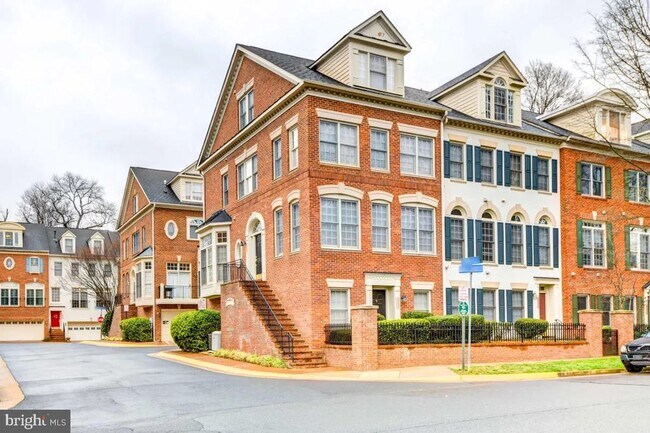 Building Photo - 1607 Seneca Ave