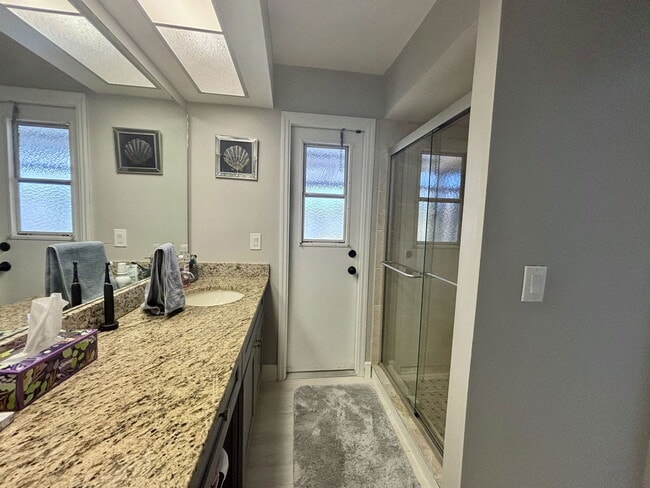 Building Photo - 9135 San Ambrosio Dr