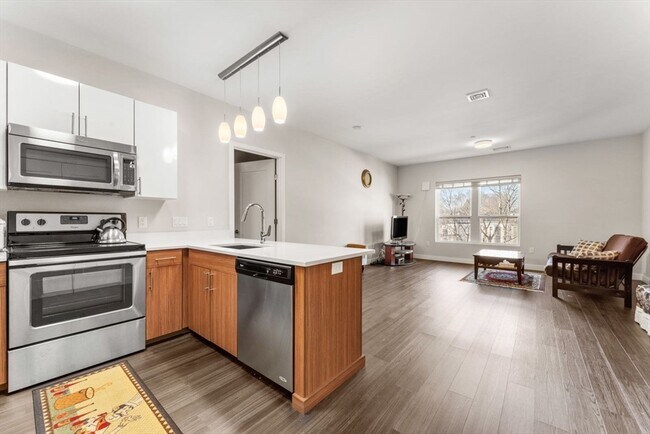 Building Photo - 999 Hancock St