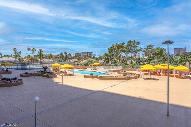 Building Photo - 3111 Bel Air Dr