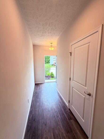 Building Photo - 3387 Jackson Park Dr NW