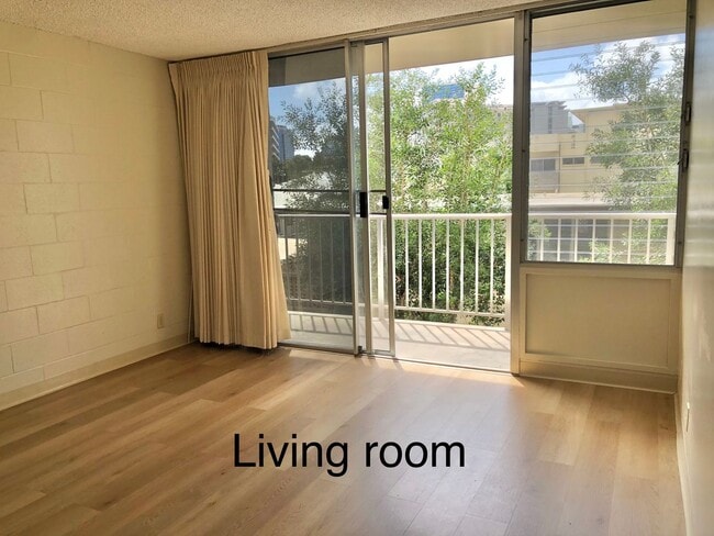 Building Photo - Citron Villa, 1 bdrm, 1 bath, 1 covered pk...