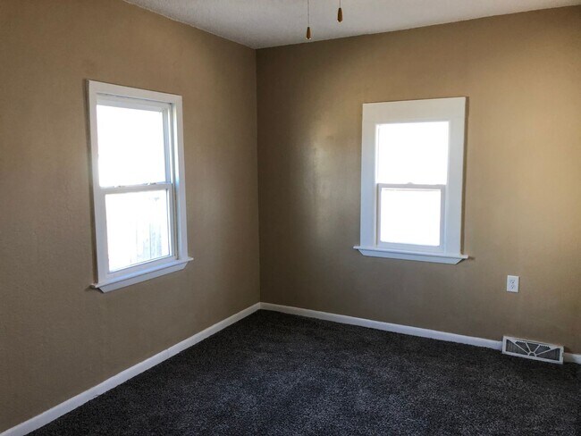 Building Photo - Comfortable Family Home in Prime Colona Location