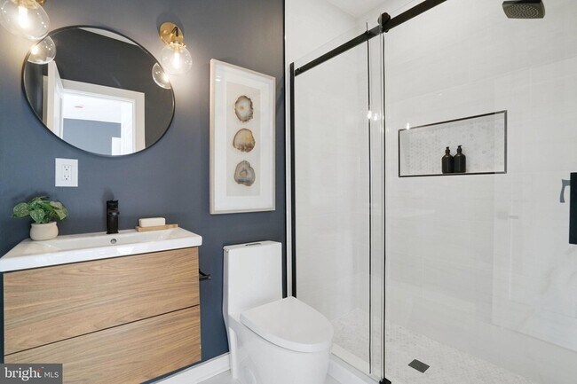 Building Photo - 403 O St NW