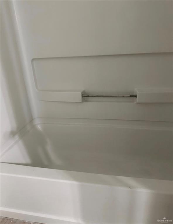 Building Photo - 18 Oasis Dr