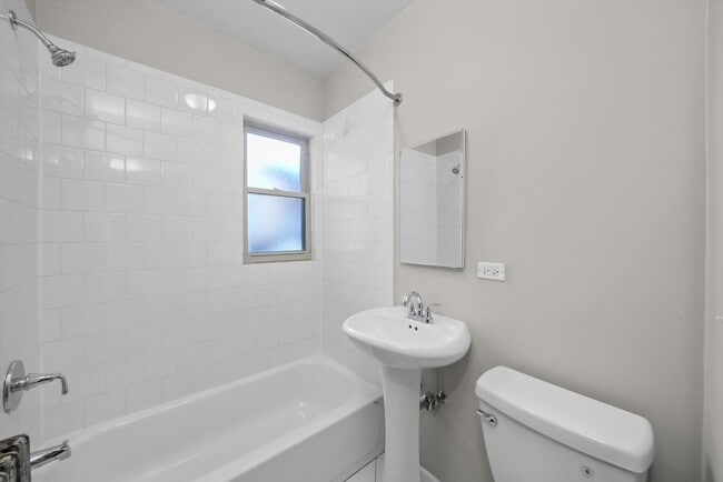 Building Photo - 1925b Grove Ave