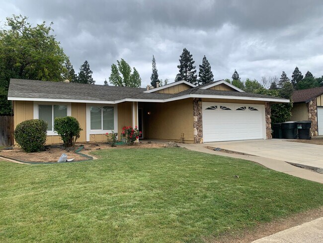 Building Photo - ROSEMONT 3 BR 2 BA House