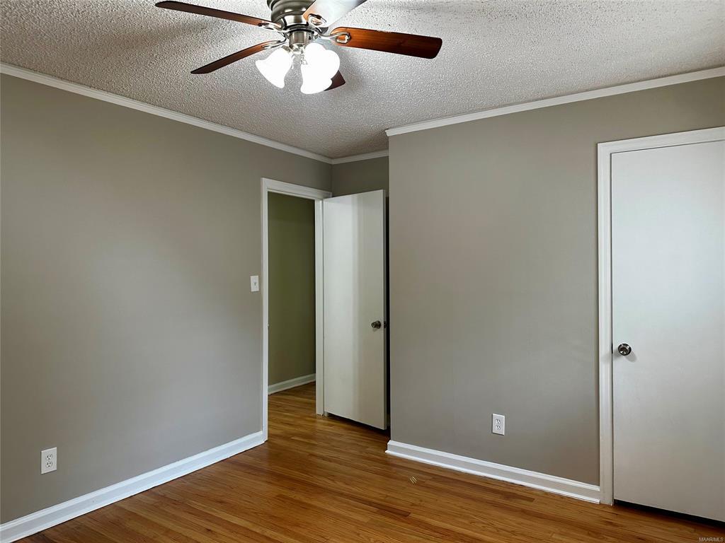 Building Photo - 1009 Rosedale Dr