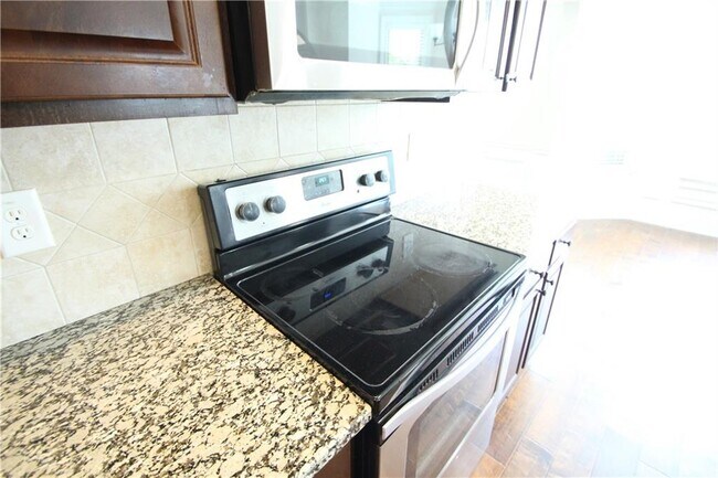 Building Photo - 1307 Clarecastle Ln