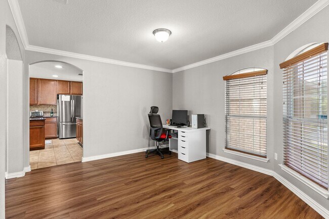 Building Photo - White Rock Estates