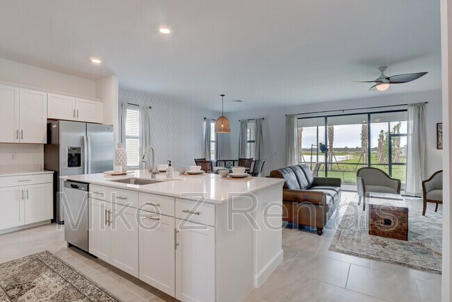 Building Photo - 18315 Ridgeline Dr