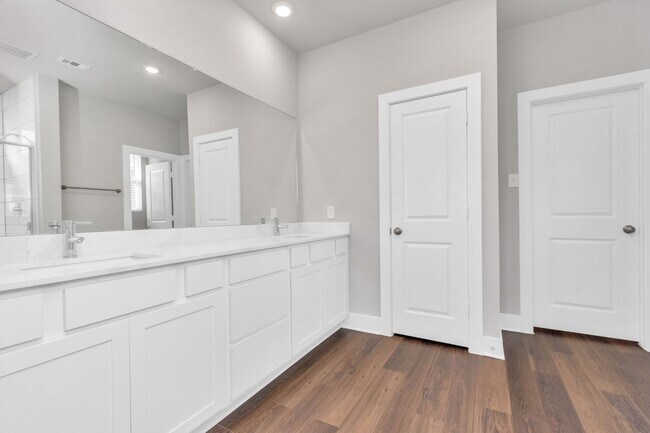 Building Photo - 10607 Crescent Peak Dr