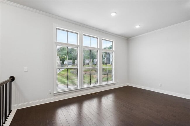 Building Photo - 687 Avondale Creek Dr.