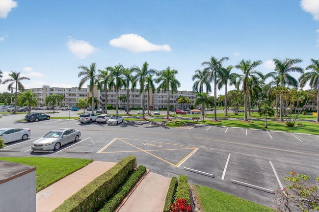 Building Photo - 2015 Cornwall A