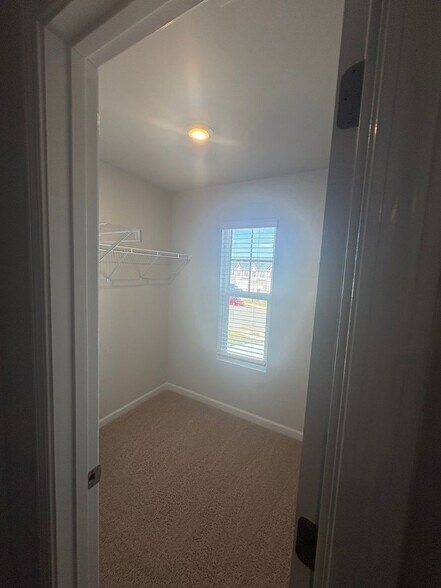 Building Photo - 3462 Firestone Dr