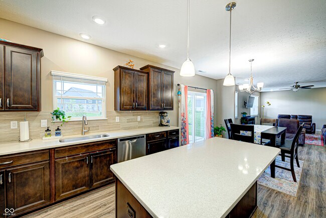 Building Photo - 1728 Gordon Dr