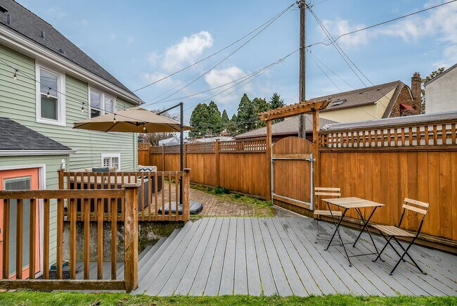 Building Photo - 7638 Winona Ave N