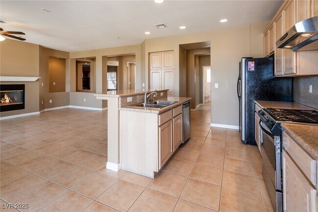 Building Photo - 10248 Santo Nina Ct