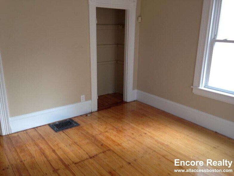 Building Photo - 23 Highgate St