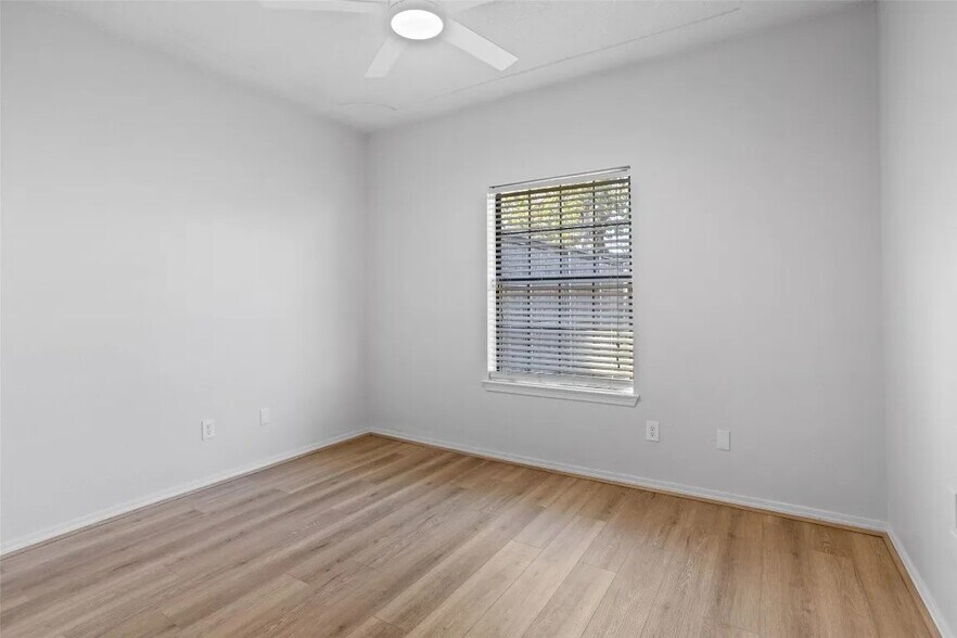 Building Photo - 4313 Flamingo Way