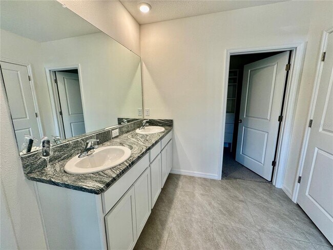 Building Photo - 33481 Apricot Tree Ct