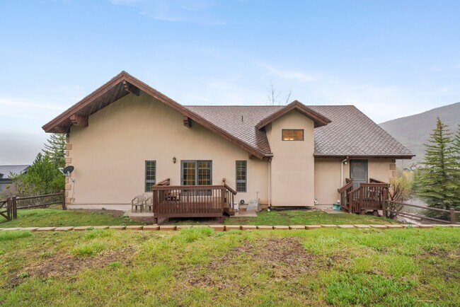 Building Photo - 9154 Daybreaker Dr