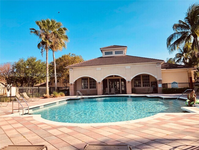Building Photo - 2490 Centergate Dr