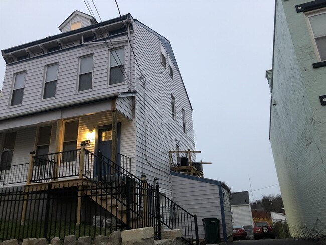Building Photo - 2344 Wheeler St