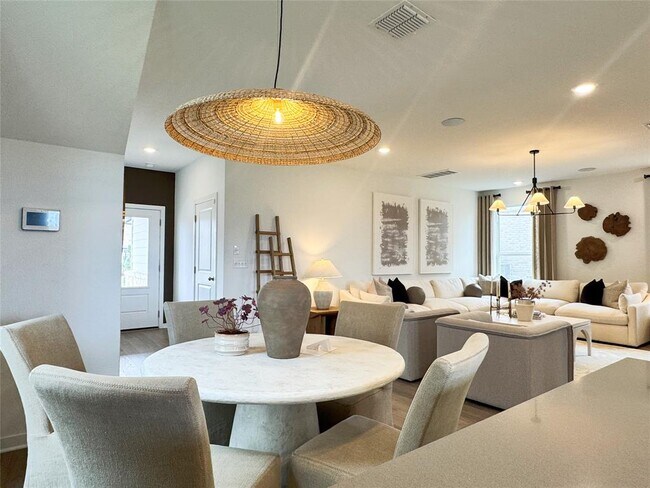 Building Photo - 130 Golden Bell Wy