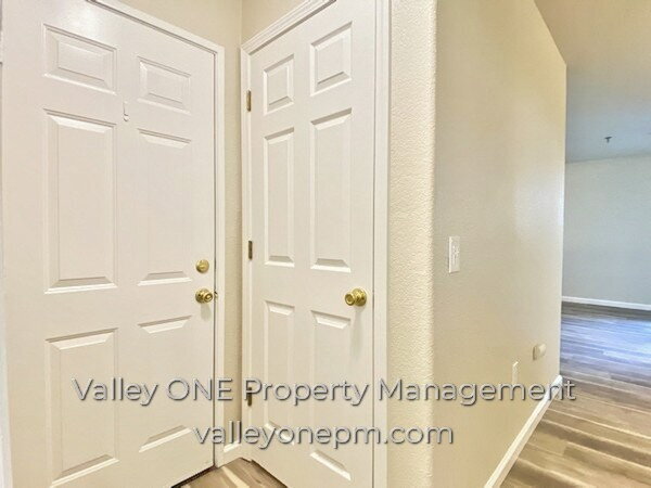 Building Photo - 1180 E Monte Vista Ave