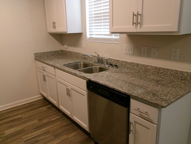 Building Photo - Almost New House for Rent in Lexington!