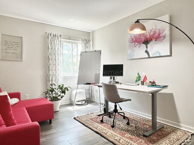 Building Photo - Beautifully Updated 2-Bedroom Townhouse w/ Finished Basement - Close to Royal Oak, Ferndale, Plea...