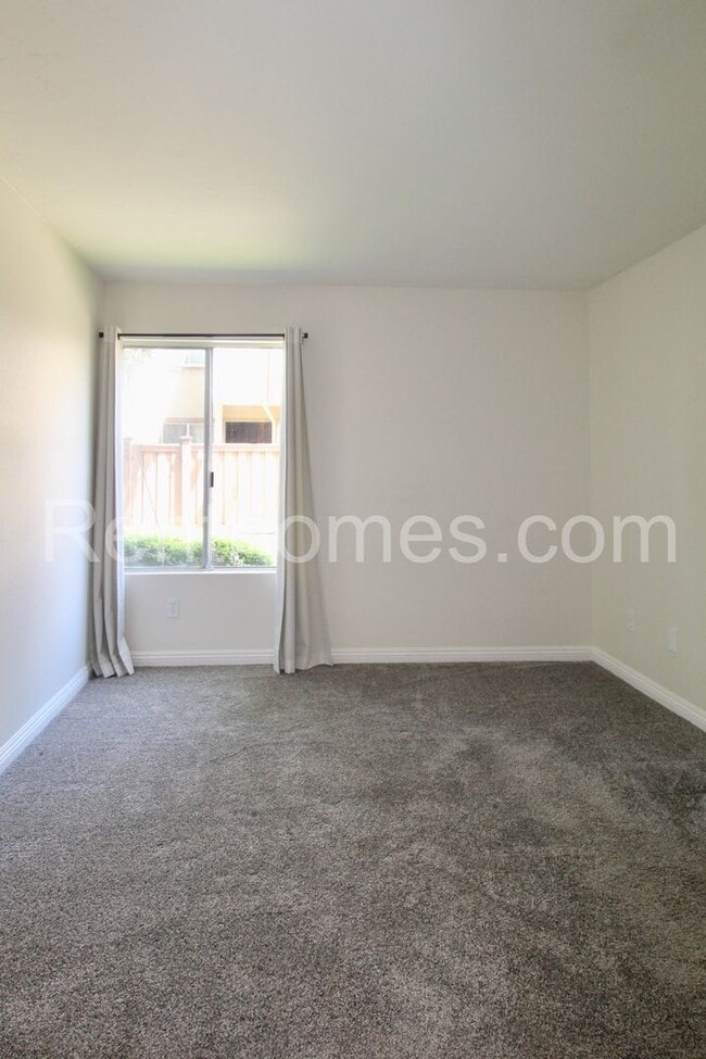 Building Photo - 3550 Ruffin Rd