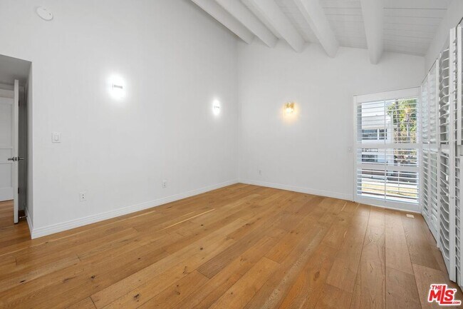 Building Photo - 1002 20th St