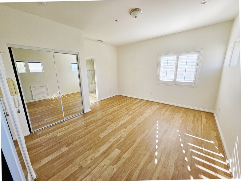 Building Photo - 3780 Lenawee Ave