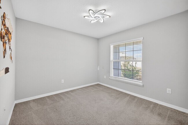 Building Photo - Single-Story 4/2 in Prime Riverview Location