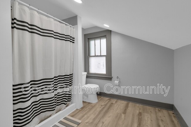 Building Photo - 36 Water St