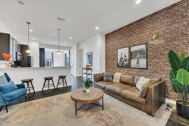 Primary Photo - Furnished West End Luxury Condo