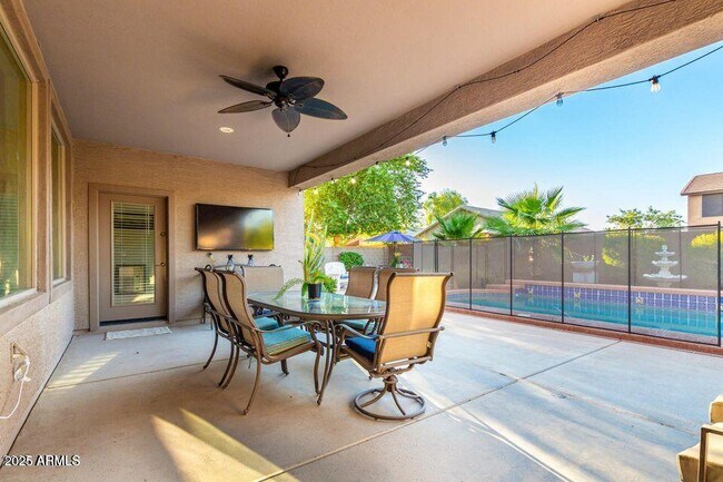 Building Photo - 42422 W Bravo Dr