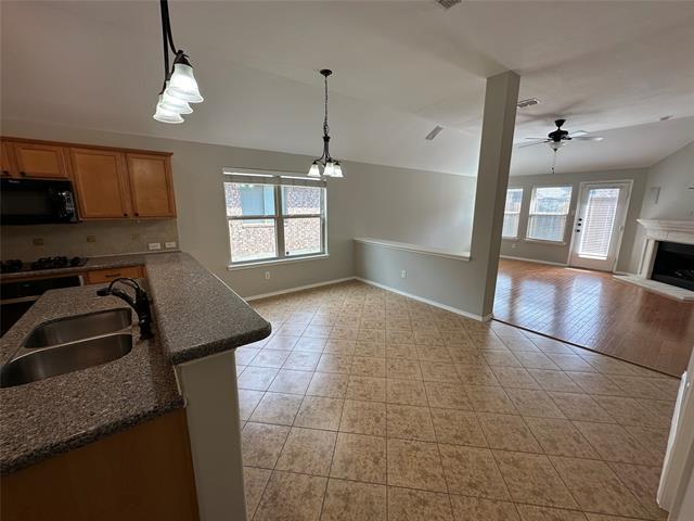 Building Photo - 9321 Fenway Dr