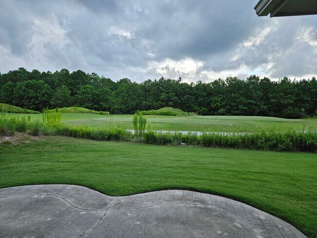 Building Photo - Beautiful 3 Bedroom 2 bath Home in Hampste...
