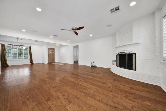 Building Photo - 5027 Twin Candle Dr