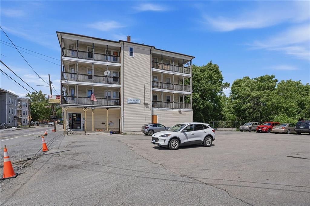 Building Photo - 937 Social St