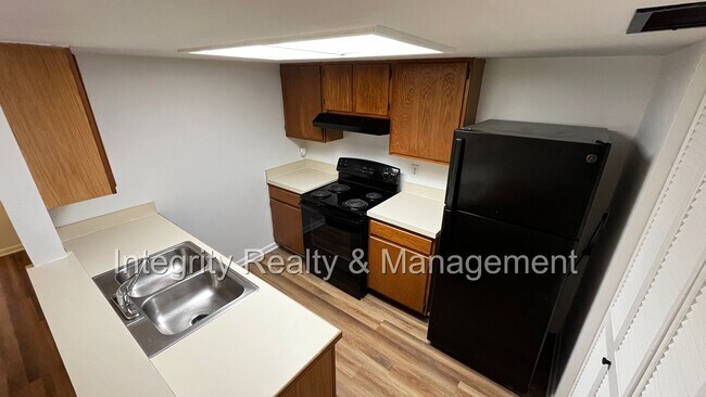 Building Photo - Cozy 2 bed / 2 bath townhome in the heart of Jacksonville