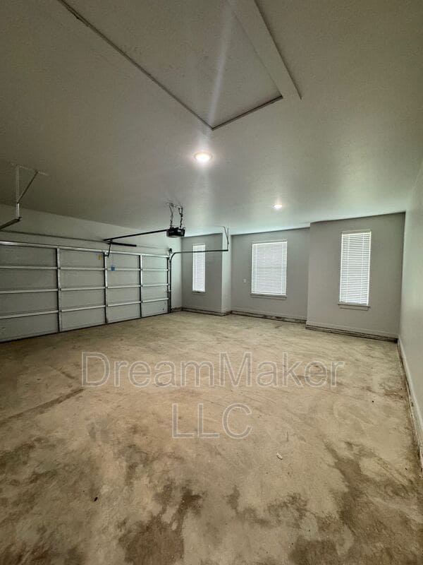 Building Photo - 828 Apple Blossom Wy