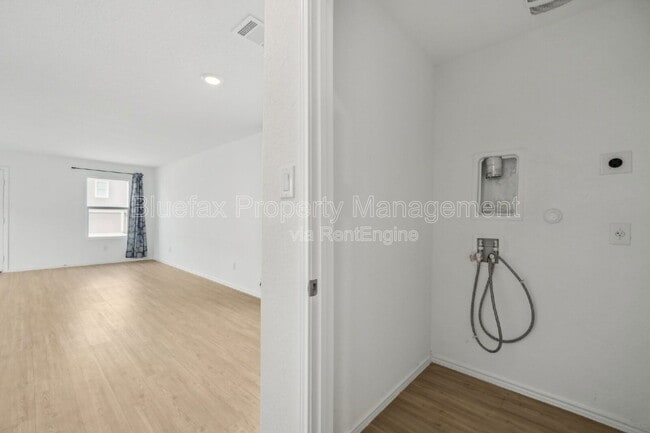 Building Photo - 7228 Pasture Run