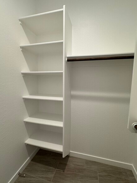 Building Photo - 4100 S Pinelake Way